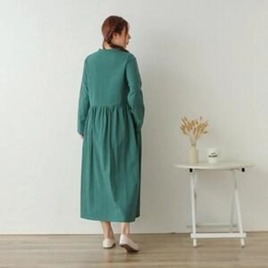 Robe midi en lin biologique 100% coton faite à la main pour femmes, coupe ample, manches courtes, vêtements sur mesure en grande taille, cadeau pour elle - Product Image 2