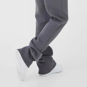 Ensemble survêtement décontracté coupe ample et évasée en mélange de coton doux et confortable, idéal pour le streetwear décontracté - Product Image 3