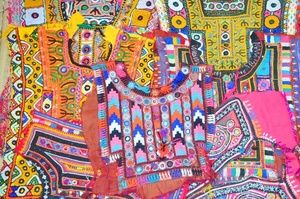 Lot Vintage Pieces Banjara Neck Yoke patch Broderie Traditionnelle Applique Patch Couture Artisanat - Product Image 2