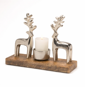 High-Quality Aluminum Silver Reindeer Candle Holder With Sturdy Mango Wood Base For Christmas Home Decoration And Festive Table - Product Image 2