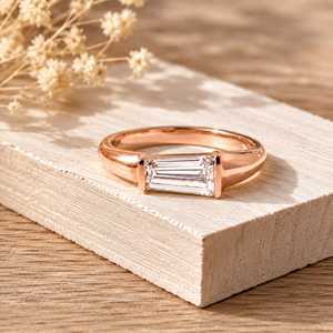 Bague de fiançailles en or massif 10K 14K 18K avec diamant taille baguette conique cultivé en laboratoire, couleur E, clarté VVS, bijoux fins en diamant certifiés IGI - Product Image 3