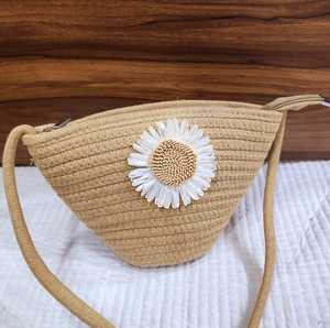 Sac bandoulière artisanal en jersey de coton tissé pour femme, portable, imperméable, antivol, lavable, motif marguerite, multi-usages - Product Image 3