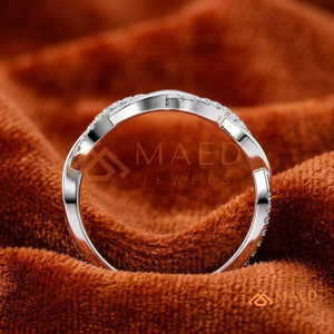 แหวนเพชรเงิน 14K ดีไซน์เกลียวสุดหรู |   แหวนแต่งงานเพชรแล็บโกรว์ทรงอินฟินิตี้แบบถัก | แหวนหมั้นมอสซาไนต์ - Product Image 4