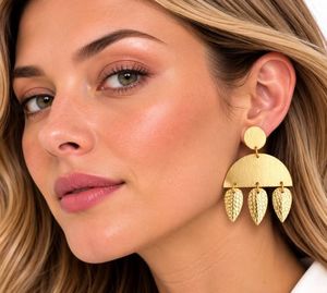 Pendientes de Araña Geométricos Hechos a Mano en Aleación de Latón y Cobre, Chapados en Oro, Estilo Bohemio Étnico Vintage, Joyería para Mujer Soumya - Product Image 1