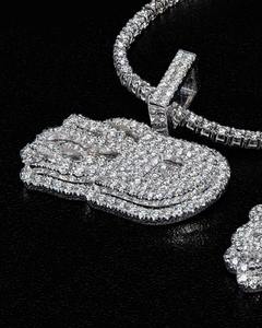 Colgante Cristiano Personalizado de Alta Demanda en Oro Rosa, Plata de Ley 925, Moissanita VVS, Disponible al Mejor Precio - Product Image 2