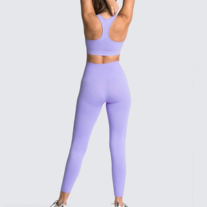 Ensemble de yoga personnalisé pour femme, soutien-gorge et leggings de sport de haute qualité, très extensibles, effet push-up, nouvelle collection 2025 pour la gym et le quotidien, avec logos personnalisés - Product Image 4