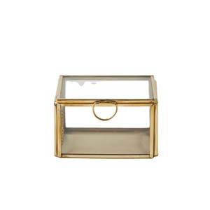 Elegante caja de exhibición de vidrio con marco de latón y tapa transparente Ideal para almacenamiento de joyas decoración del hogar y presentación de regalos - Product Image 1