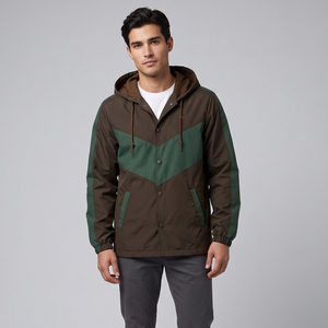 Chaqueta Cortavientos con Capucha para Hombre, Chaqueta Cortavientos para Senderismo al Aire Libre, 100% Nailon y Poliéster, Botones Frontales con Bolsillos Laterales - Product Image 1