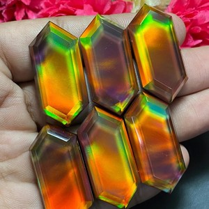 Opale de laboratoire Aura de qualité supérieure, forme hexagonale, multicolore, doublets, pierres précieuses en vrac, effet de jeu de couleurs/feu pour la fabrication de bijoux - Product Image 2