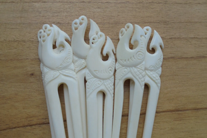 Bâtonnet à cheveux en os naturel |   Épingle sculptée lisse - Product Image 4