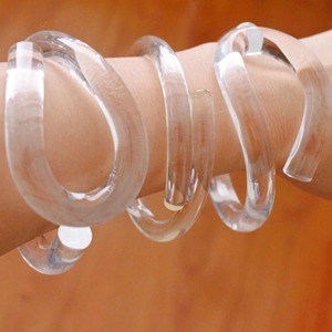 Brazaletes de Resina Seleccionados a Mano, Control de Calidad, Acabado Sólido, Venta al Por Mayor de Fábrica, Artículo de Resina para Uso Personalizado - Product Image 3