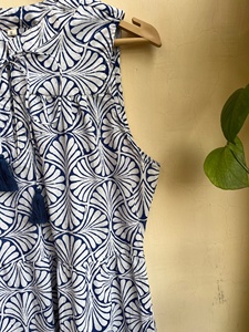 Robe maxi indienne avec volants, imprimé à la main, style vintage, col rond, sans manches, imprimé floral, tenue décontractée, robe maxi longue - Product Image 4