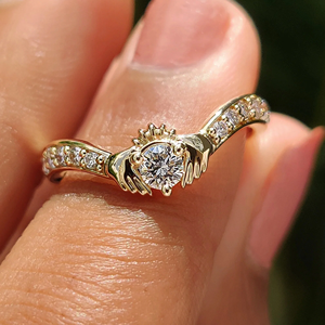 แหวนเพชรเลี้ยงในห้องปฏิบัติการสุดหรู แหวนหมั้นเพชรทอง 14K ทรงมงกุฎ ประดับเพชรทรงกลม สไตล์คลาสสิก ชุบทอง 14K - Product Image 1