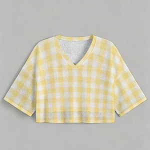 Hauts de football courts confortables pour femmes, style athlétique moderne, adaptés aux vêtements de sport et à la mode décontractée - Product Image 1