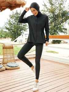 Ensemble de sport modeste pour femmes avec fermeture éclair et poches, ensemble de gym musulman à séchage rapide pour femmes, ensemble de vêtements de sport musulmans pour femmes - Product Image 3