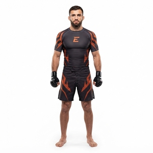 Ensemble d'entraînement pour hommes, comprenant un rashguard à manches courtes MMA et un short de combat compressif - Product Image 1