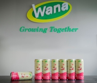 Groothandel Leverancier Private Label OEM ODM Sprankelende Aardbeien Sap Soda Puree Magere Versie 330ml Blikje Wana Fabrikant Vietnam