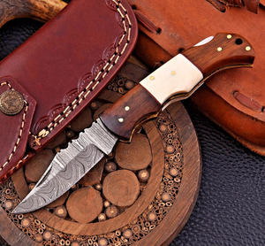 Couteau pliant en acier Damas forgé à la main, manche en bois et os, lame dentelée, vente en gros, OEM, couteau de chasse personnalisé, fabricant - Product Image 3