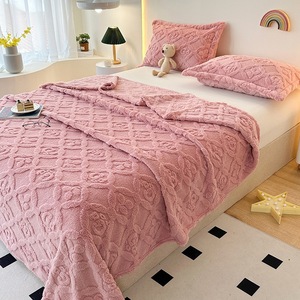 Modern <b>Super</b> <b>Soft</b> Polyester Fiber Clover Jacquard Tafu Velvet <b>Throw</b> Blanket for Bed - Product Image 2