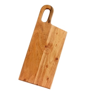 Planche de service élégante en bois d'acacia avec poignée décalée Plateau en bois de manguier fabriqué à la main pour couper le service et le divertissement - Product Image 1