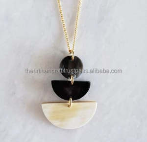 Collar con colgante de cuerno de búfalo de la mejor calidad, joyería de cuerno natural hecha a mano para hombres y mujeres - Product Image 6