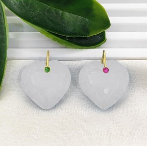 Colgante de Calcedonia Blanca en Forma de Corazón de 20mm al por Mayor - Proveedor de Joyería con Dijes de Corazón Chapados en Oro - Product Image 1