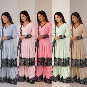 Robe longue ANARKALI exclusive de la boutique HENIXA CREATION en Faux Georgette, coupe ajustée, longueur ras du sol, pour femmes - Modèles réels stylisés pour les soirées - Product Image 2
