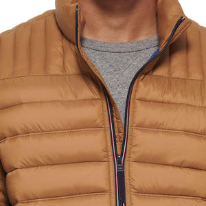 Chaqueta Acolchada Marrón para Hombre, Color Sólido, Cuello Alto, Cierre de Cremallera, Resistente al Viento, Chaqueta Casual de Invierno, Corte Regular, Material de Poliéster - Product Image 4