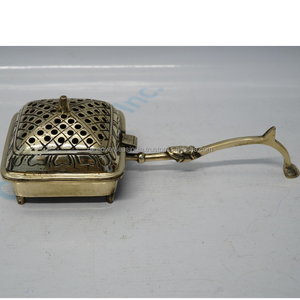 Brûleur d'encens carré en laiton de qualité supérieure avec poignée pour charbon de bois et bakhoor, fait main, écologique, pour aromathérapie et usage domestique - Product Image 5
