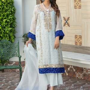 Ensemble de vêtements pour femmes en tissu lawn brodé de qualité supérieure avec dupatta, élégant et luxueux - Product Image 1