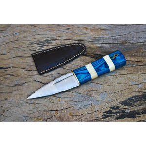 Couteau Sgian Dubh en acier Damas sur mesure OEM, manche en bois fait main, couteau écossais pour kilt des Highlands - Product Image 3