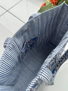 Bolsa de Playa Grande Acolchada de Algodón a Rayas para Mujer con Asa Larga - Uso Diario, Compras, Fiestas y Exposiciones - Product Image 2