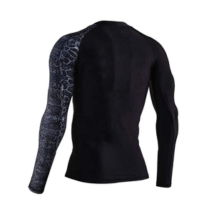 Vente en gros de T-shirts de compression respirants et anti-UV pour les détaillants sportifs et les distributeurs d'articles de sport - Product Image 2
