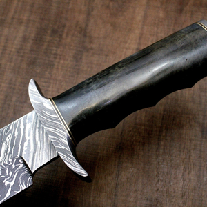 Couteau de chasse à lame fixe personnalisé, équipement de survie en plein air, équipement de camping, construction robuste et durable, OEM ODM en gros - Product Image 2
