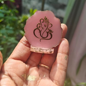 Caja de Kumkum Ganesha Esmerilada Hecha a Mano: una elegante combinación de devoción, arte y elegancia festiva - Product Image 1