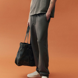 Jogging homme de qualité supérieure, dernier design, séchage rapide, respirant, coupe ample, jambe droite, avec deux poches latérales et une poche arrière. - Product Image 3