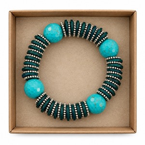 Pulsera elástica con cuentas de turquesa con detalles plateados y discos de color verde oscuro, joyería bohemia hecha a mano con piedras preciosas para mujer - Product Image 4