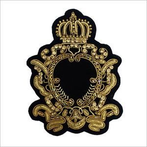 Insignias Bordadas de Alta Calidad con Hilo Metálico, Insignias Bordadas Personalizadas con Pin de Seguridad - Product Image 1