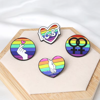Badge en métal personnalisé unique, chic, élégant et artistique, avec motif de cœur de dessin animé, émail et logo, épinglette drapeau arc-en-ciel