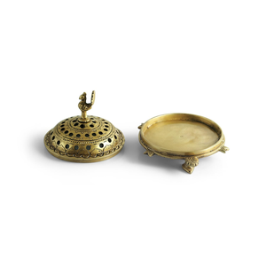 Quemador de Incienso de Latón con Forma de Tortuga y Tapa Decorativa Perforada, Soporte para Dhoop e Incienso en Forma de Tortuga Vintage, Hecho a Mano en Latón - Product Image 5