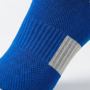 Chaussettes ras du cou pour hommes, couleur unie, tricotées, respirantes, en coton, polyester et élasthanne, pour usage quotidien en automne, style classique - Product Image 5