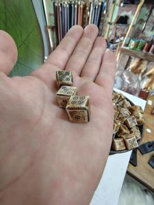 Dés à dés multi-faces en os de taille standard pour jeux de table Dungeons and Dragons – Fourniture de jeu en gros - Product Image 4