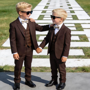 Ensemble de costume 3 pièces marron foncé pour garçons avec gilet et nœud papillon – Tenue de fête formelle pour mariage pour enfants - Product Image 1