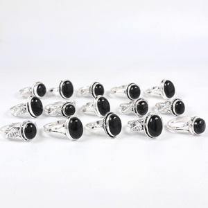 Anillos Ovalados de Cabujón de Piedra Negra Opaca de Aspecto Natural, Hechos a Mano, Chapados en Plata 925, Joyería de Moda al por Mayor para Mujer - Product Image 4