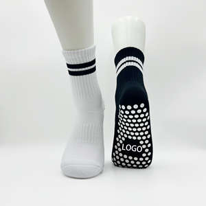 Calcetines de Pilates Antideslizantes Personalizados al por Mayor, Calcetines de Yoga y Ballet para Mujer con Diseño de Logotipo Personalizado, Rayas y Puño Acanalado para Estudios - Product Image 1