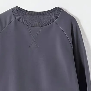 Conjunto de Sudadera y Pantalones Cortos Deportivos Unisex de Color Sólido, Cuello Redondo, Manga Larga, Ropa Casual de Otoño, Conjunto de 2 Piezas - Product Image 3