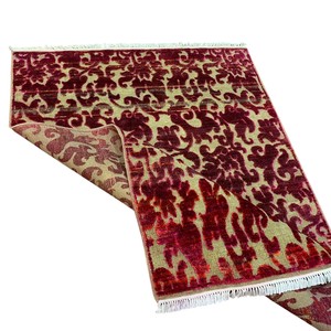 พรมไหมเปอร์เซียลายดามัสก์ถักมือ ลายดอกไม้หรูหราแบบอาหรับสีแดงและสีทอง - Product Image 3