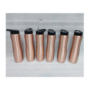 Botella de agua de cobre puro para beber de forma diaria y saludable, que apoya la digestión, la hidratación, el equilibrio y los hábitos de un estilo de vida saludable. - Product Image 1