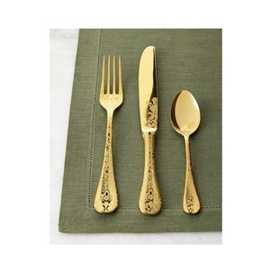 Gama de utensilios de comedor exclusivos con artesanía refinada, perfiles elegantes y acero de alta resistencia, ideales para mesas de lujo. - Product Image 4