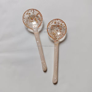 KISWAH CRAFT Cuillère à soupe écologique et durable de petite taille, motif en résine tourbillonnante, pour servir les salades et les pâtes, avec logo personnalisé - Product Image 1